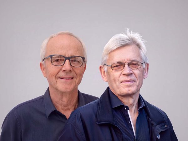 nobelpreistraeger-hegemann-nagel Georg Nagel und Peter Hegemann v. links (Foto mit Hilfe von KI bearbeitet)